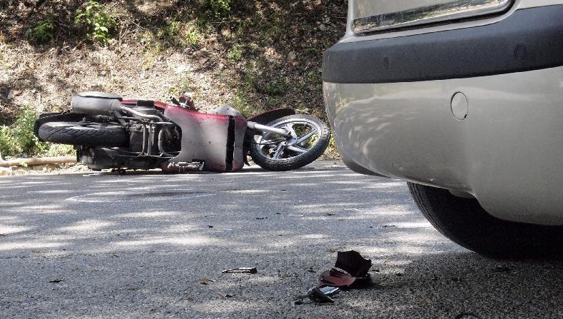 Scontro Tra Auto E Moto A Palermo: Grave Un Ventenne